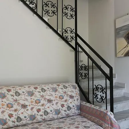 Family House With Amazing View 度假居 *